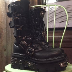 New Rock Velcro Reactors